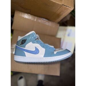 Nike Air Jordan 1 Retro UNC Patent Men's Size 12 Blue High Top Sneaker
